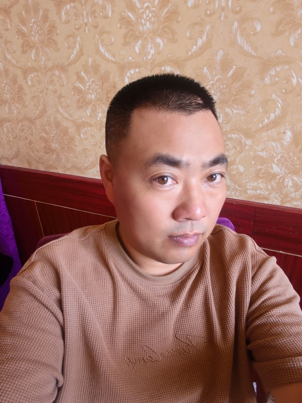 擦亮眼睛向前看的第一张照片--漳浦相亲网